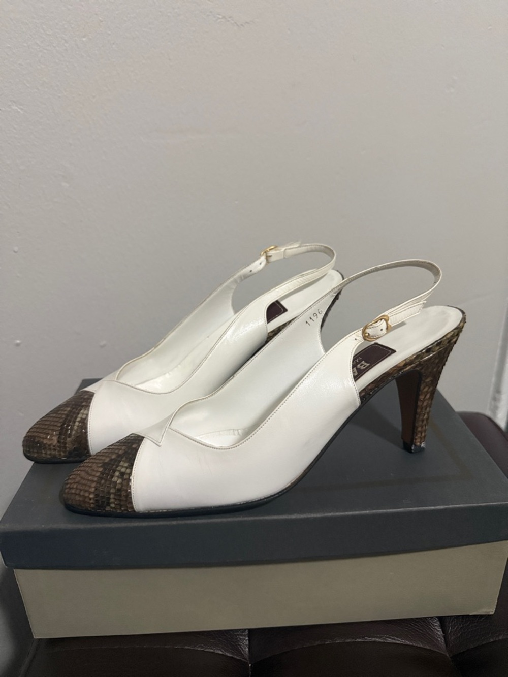 Bally High Heel Sling Back Pumps Size 7 1/2 N White Tan Monica Made In Italy